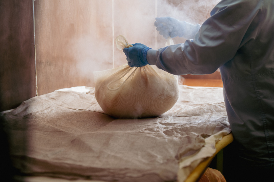 じっくり熟成＜やさしいMISO ギフトセット A ＞2種類の熟成度合が