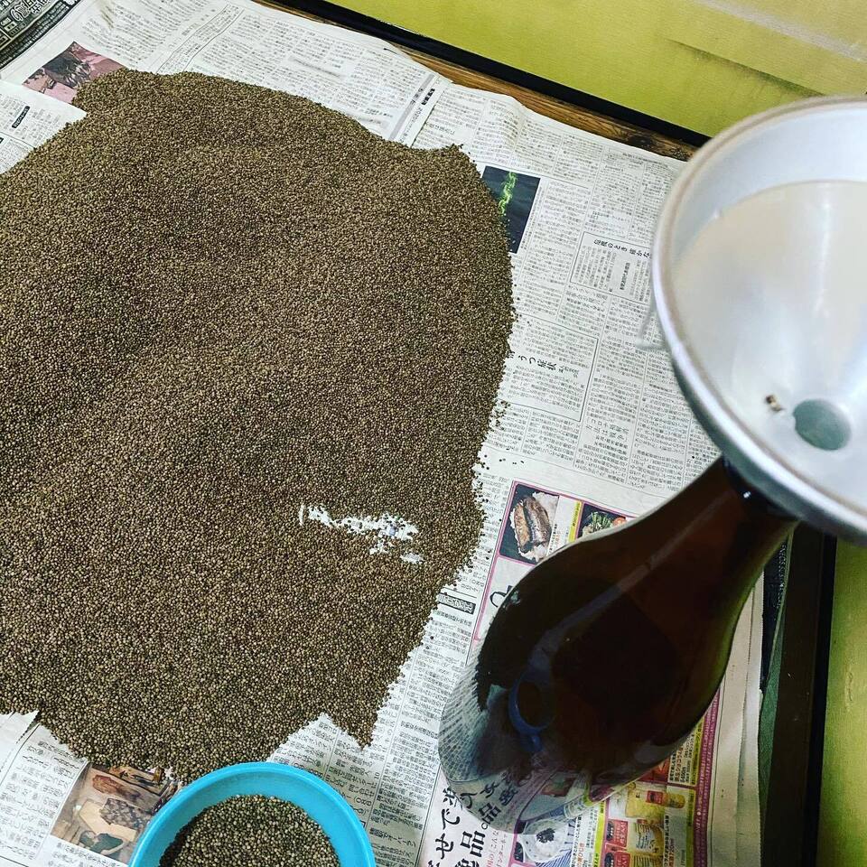《グルテンフリー》農薬・肥料不使用の荏胡麻とドライイチゴのプレミアムグラノーラ
