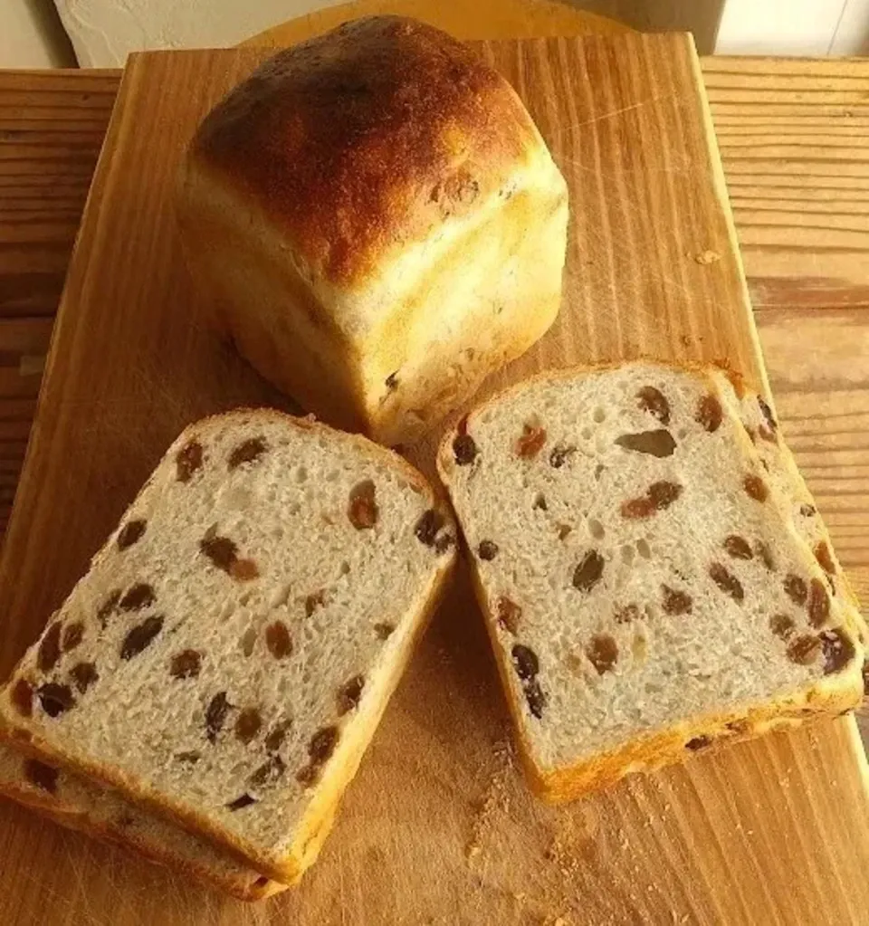 国産小麦の石窯パン＜全粒食パン、雑穀食パン、有機レーズン食パン＞表面パリッと中はもっちり