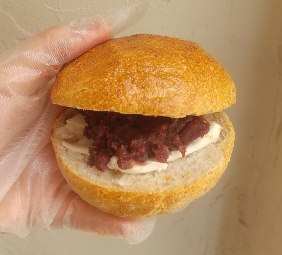 国産小麦の石窯パン＜あんバターサンド＞ヴィーガンなのにコクのある美味しさ！