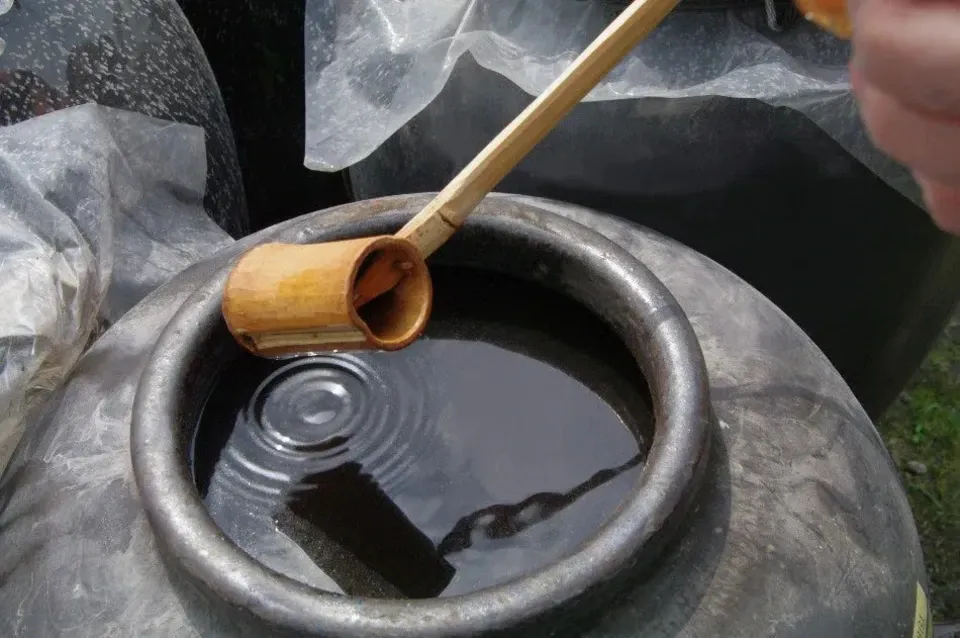 三年熟成黒酢使用<食べる黒酢 ちょい辛>有機原料仕込み