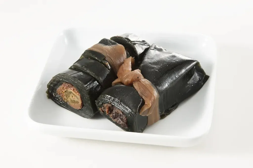 創業以来受け継ぐ伝統的食材〈昆布巻〉紅鮭・にしん・能登がき・ぶりを