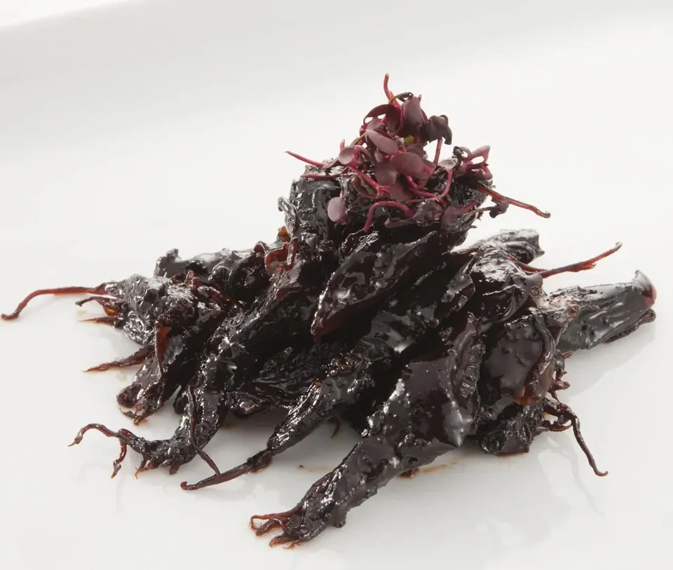 春の旬食材日本海産ほたるいか使用のおそうざい〈ほたるいかいしる煮〉やさしい味に仕上げた春食材