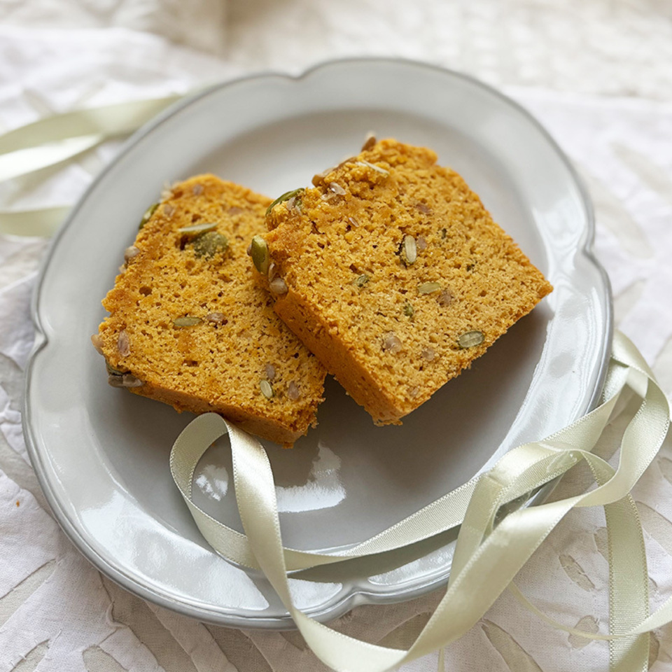 グレインフリーケーキブレッド【白練り胡麻&シード】穀物・小麦・米粉・白砂糖・乳製品不使用