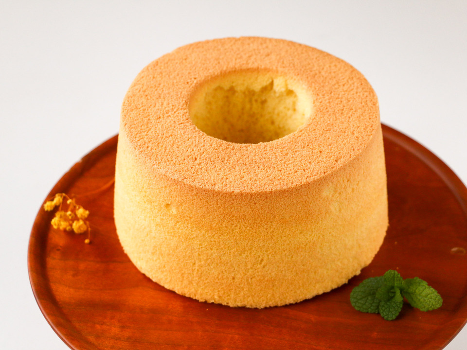 農薬不使用米粉と有機素材で手作り＜ふんわりしっとり米粉シフォンケーキ/ホール＞ノンオイルで乳・小麦・食品添加物不使用