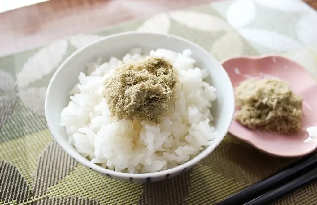 無添加・北海道産の根昆布入とろろ昆布 昆布の鳥居 (大阪府産) 海藻類