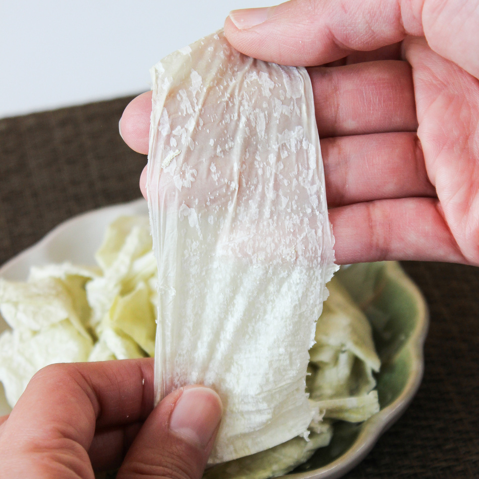 <夏季販売休止中>※熱や光に弱い商品の為【最高級】太白おぼろ昆布 / 北海道道南産昆布を使用 ~おにぎりやお汁物に最適~