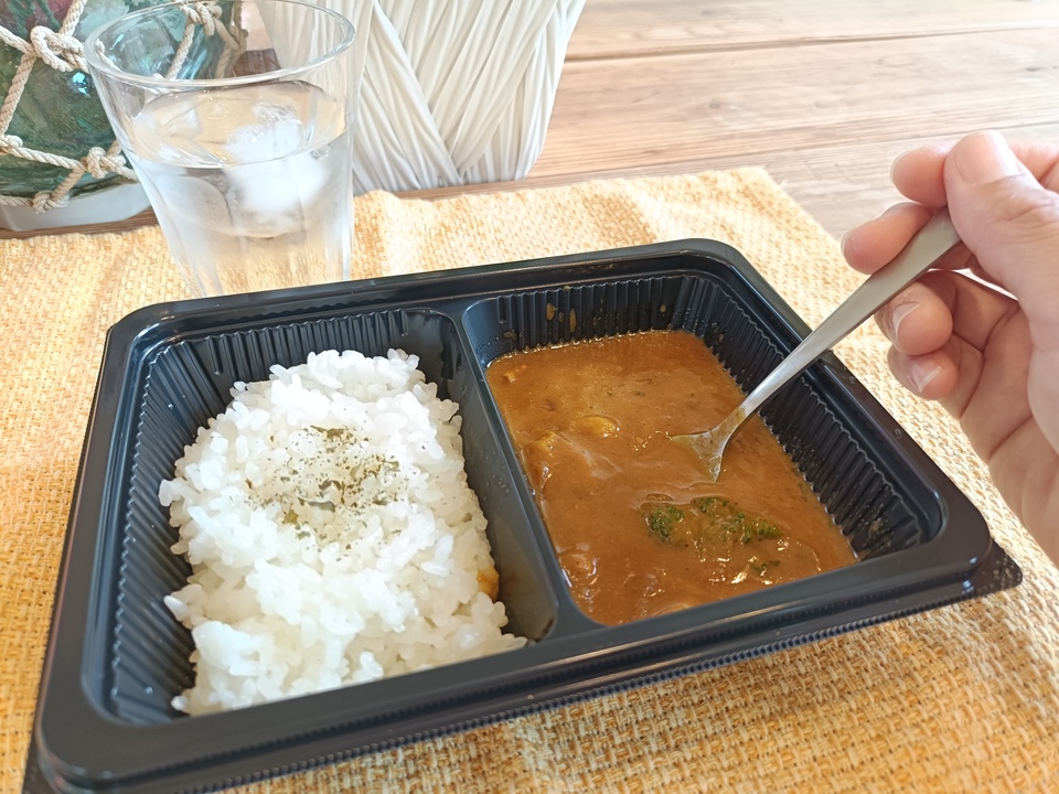 忙しい時でもレンジで温めるだけでお店の味が食べられる。4種のスパイスカレー。＜無添加・グルテンフリー・砂糖不使用・天日塩100%＞