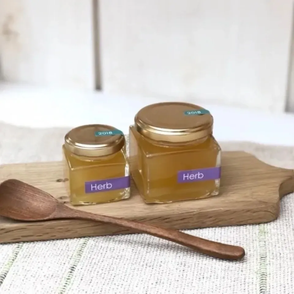《非加熱・無投薬》自然養蜂で採取した無農薬栽培のハーブの蜂蜜 「Herb 」