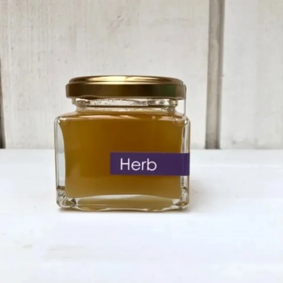 《非加熱・無投薬》自然養蜂で採取した無農薬栽培のハーブの蜂蜜 「Herb 」
