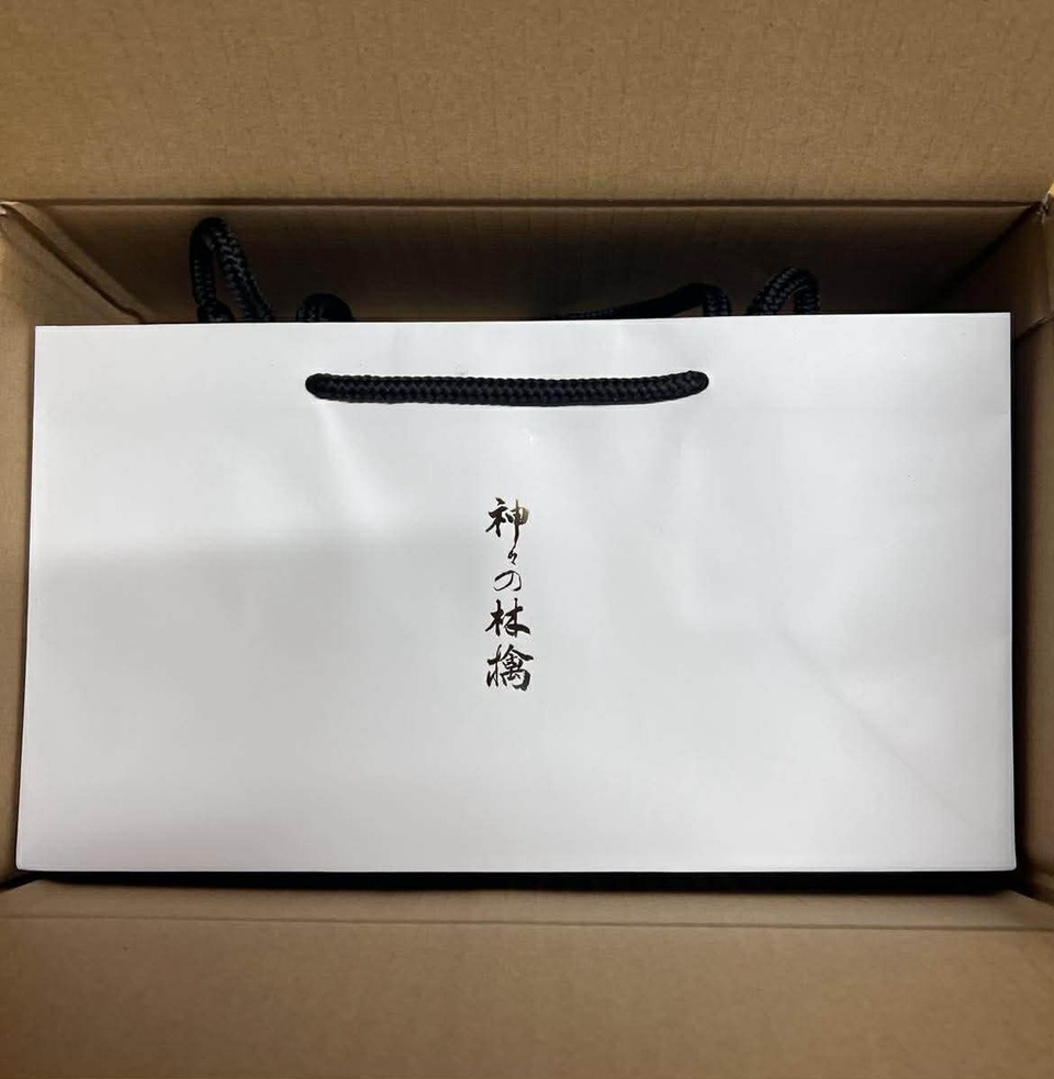 皇室献上品　神々の林檎　180ｍｌ　４本セット　手提げ袋付き