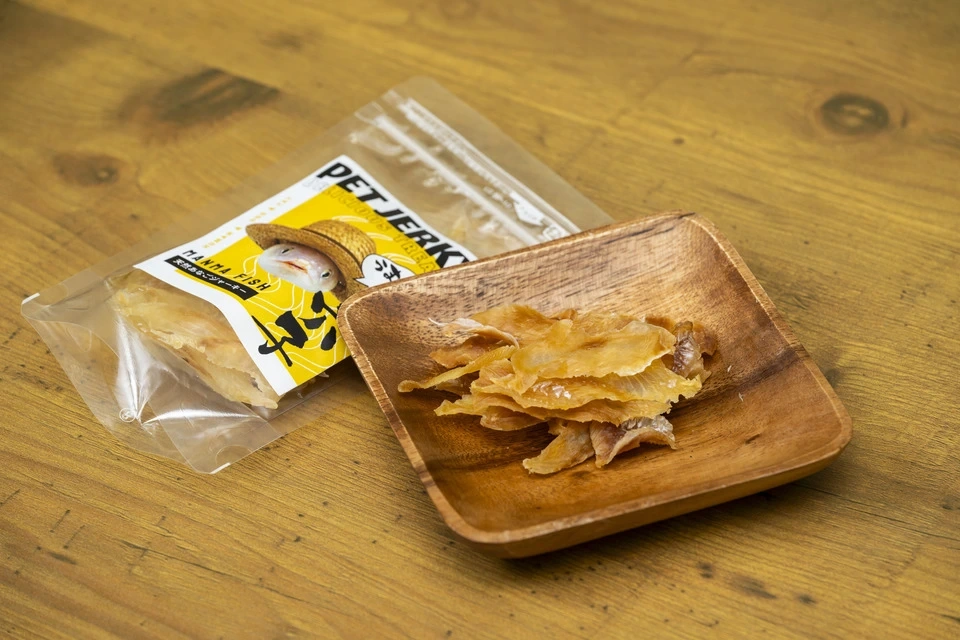 犬・猫ペット用<天然魚のジャーキー>ヒューマングレードの新鮮な福岡玄界灘の活魚を乾燥