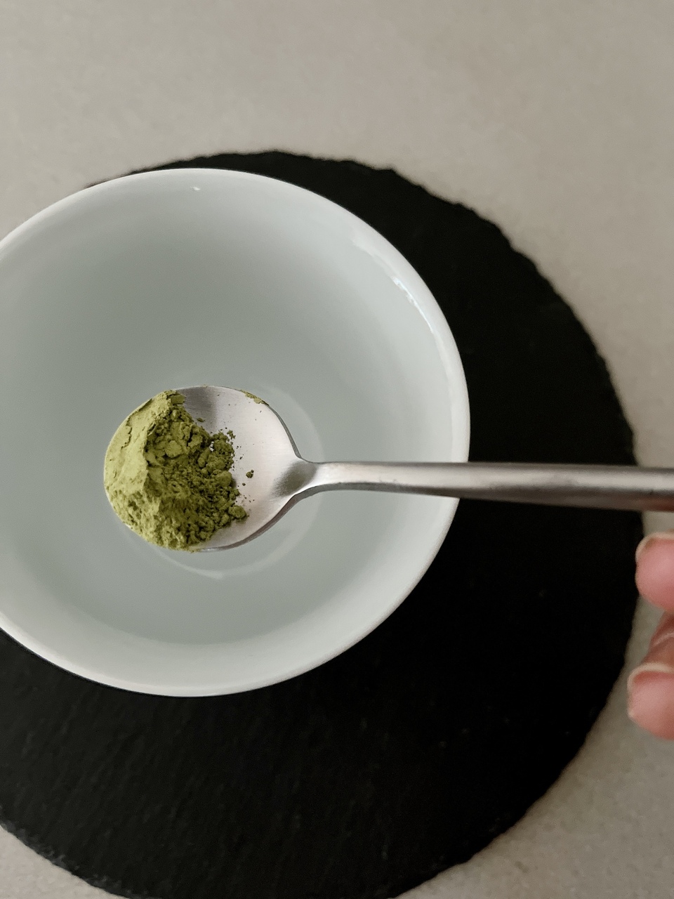 粉末緑茶 石臼挽き 製菓にも◎ 一番茶詰みの柔らかい新芽が原料 農薬を使わずに育てたお茶
