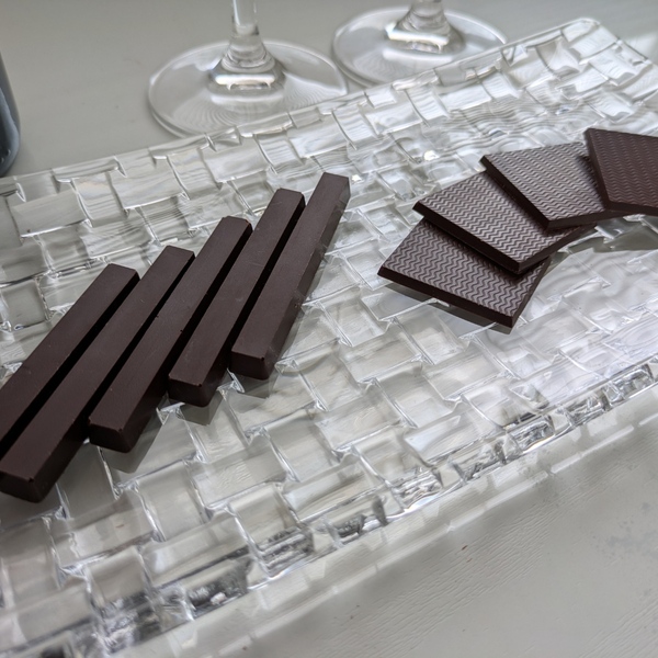 カカオ豆ときび砂糖だけで作るクラフトチョコレート＜マダガスカル産