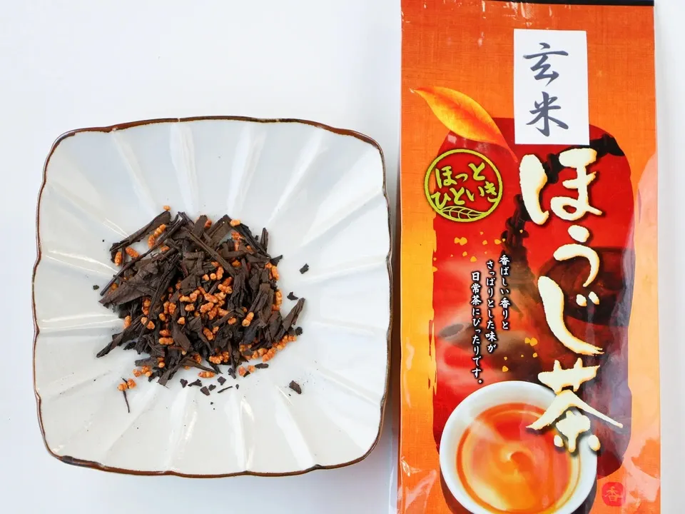 玄米ほうじ茶 京都の農薬不使用栽培ほうじ茶と、有機玄米使用。