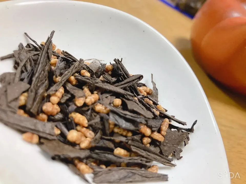 玄米ほうじ茶 京都の農薬不使用栽培ほうじ茶と、有機玄米使用。