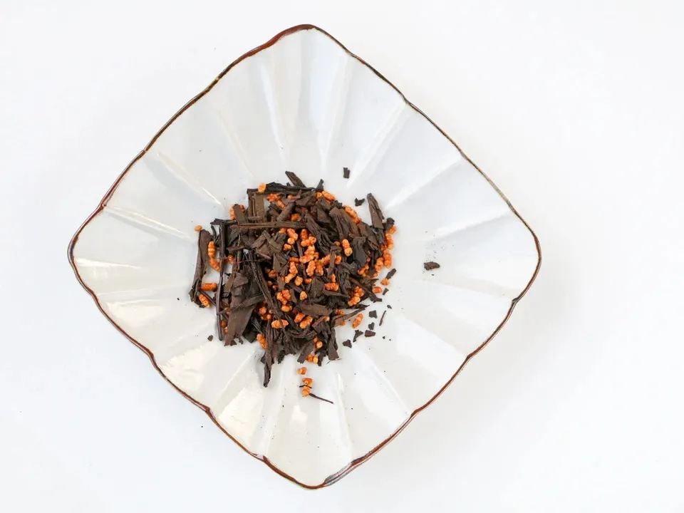 玄米ほうじ茶 京都の農薬不使用栽培ほうじ茶と、有機玄米使用。