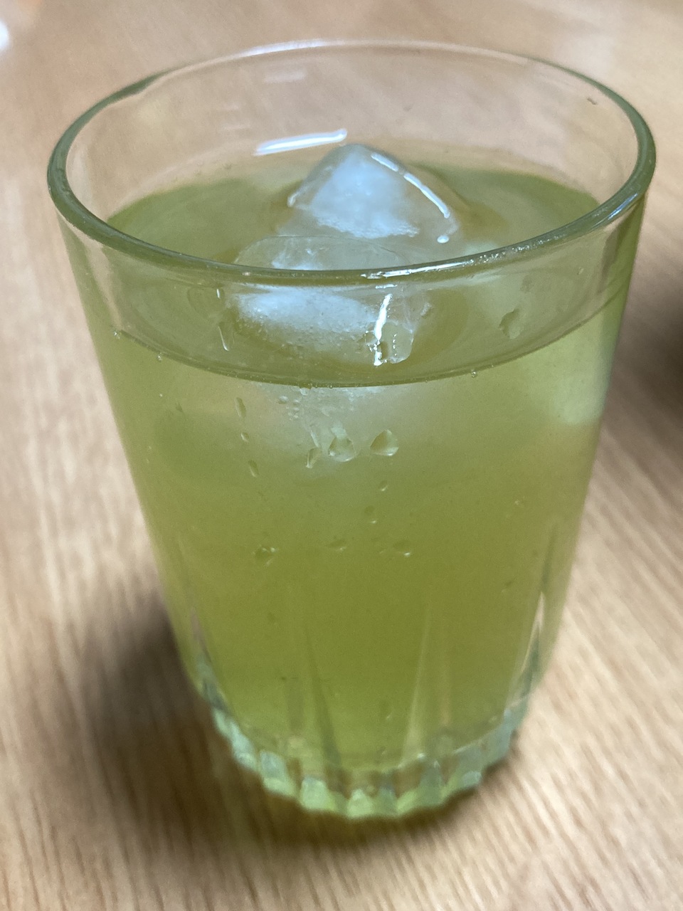 玄米茶飲み比べセット、抹茶入り玄米茶と玉露玄米茶と、農薬不使用茶と有機玄米。