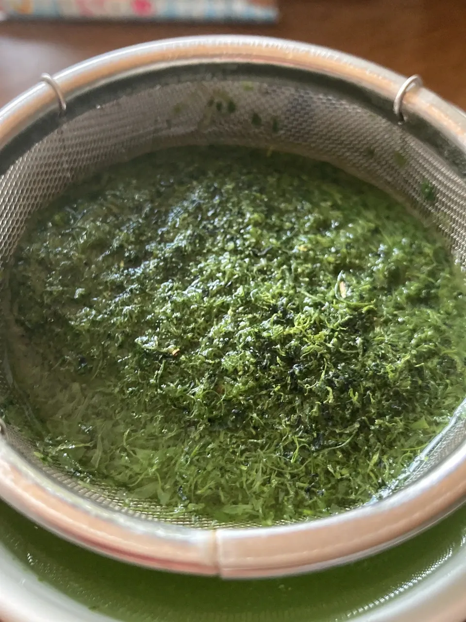 ２０２６年新茶玉露粉茶、京都府で農薬不使用栽培でできた粉茶です。急須なしで手軽に玉露粉茶を楽しめます。