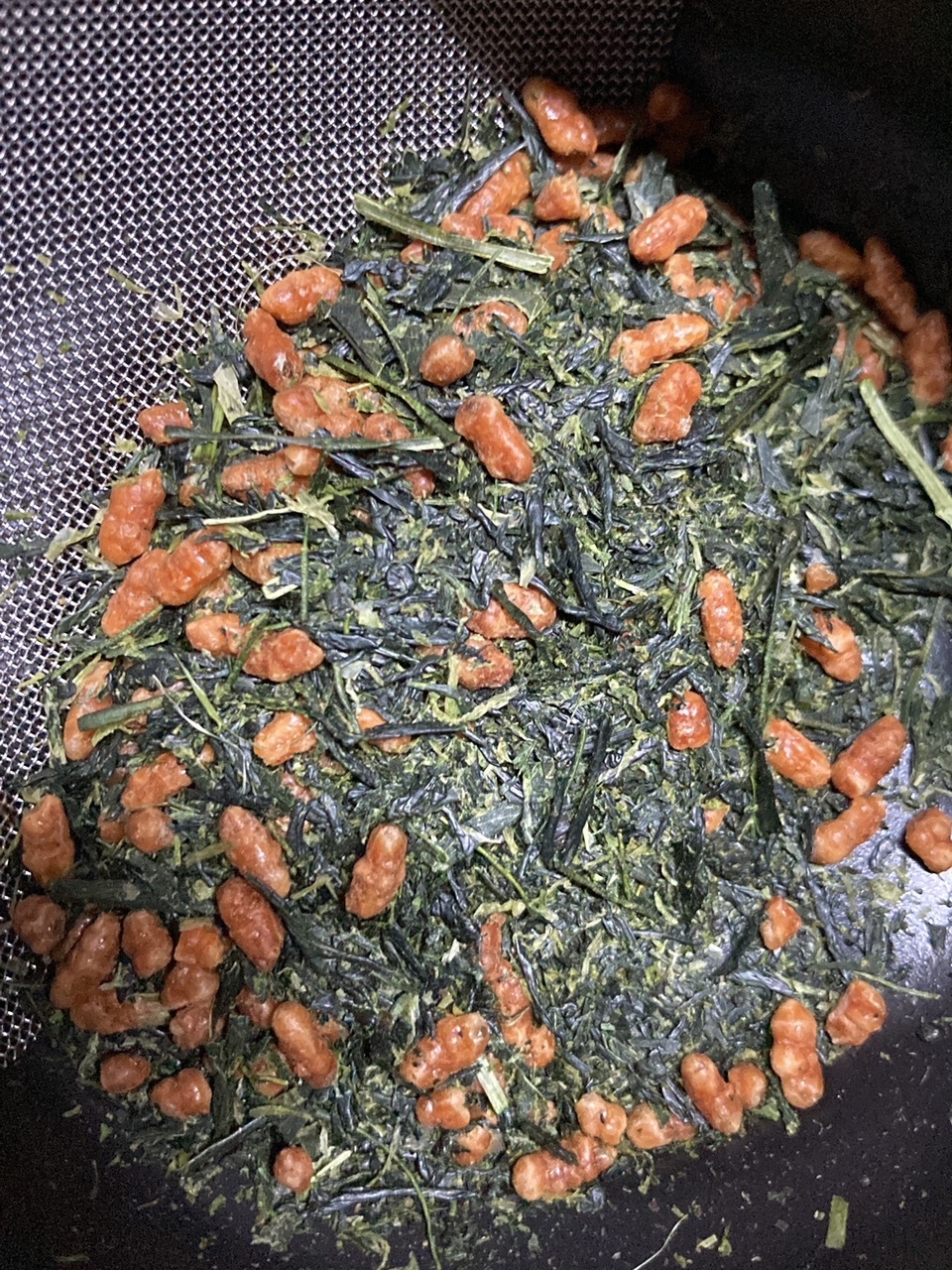 玄米茶飲み比べセット、抹茶入り玄米茶と玉露玄米茶と、農薬不使用茶と有機玄米。