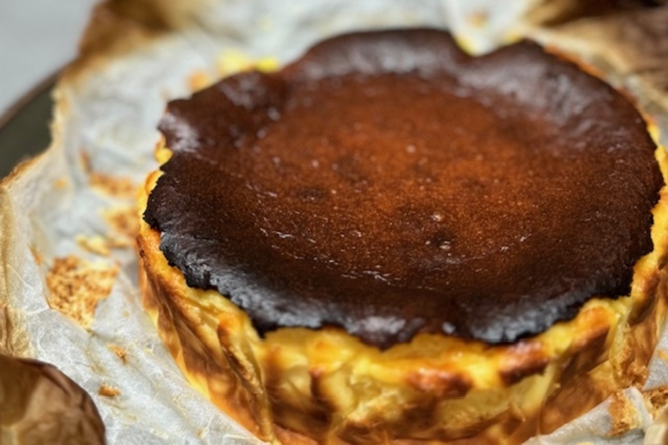 シンプルバスクチーズケーキ/Simple Basque cheese cake