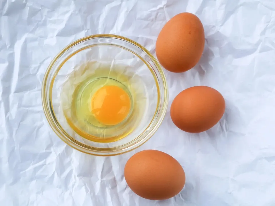 純国産鶏もみじの放し飼いプレミアムたまご