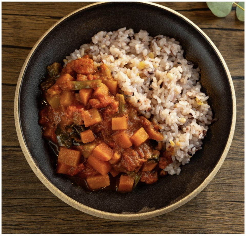 【単品】＜季節野菜のトマトカレー＞京の八百屋が作る化学調味料無添加惣菜　旬の京都産農薬・化学肥料不使用野菜たっぷり