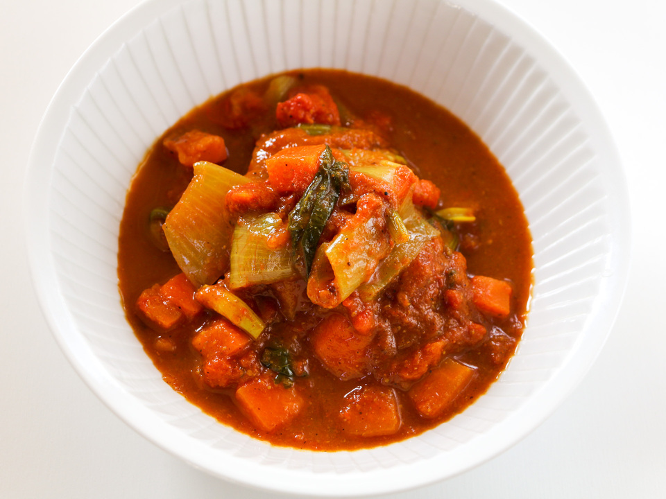 【単品】＜季節野菜のトマトカレー＞京の八百屋が作る化学調味料無添加惣菜　旬の京都産農薬・化学肥料不使用野菜たっぷり