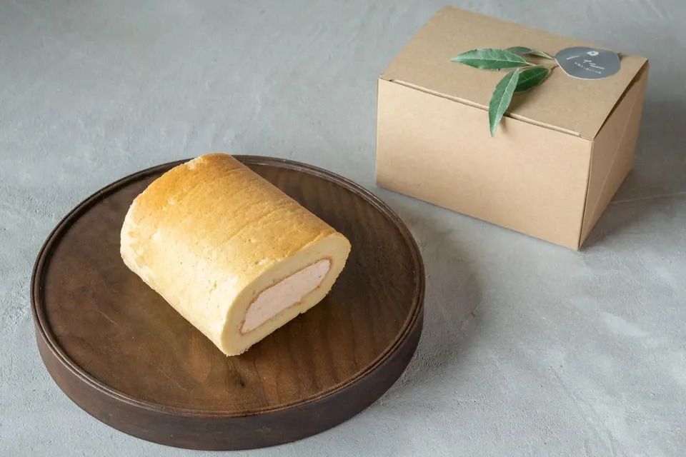 <無添加・あんずのロールケーキ1本>有機農家の厳選素材でふわっ、もちっの新食感