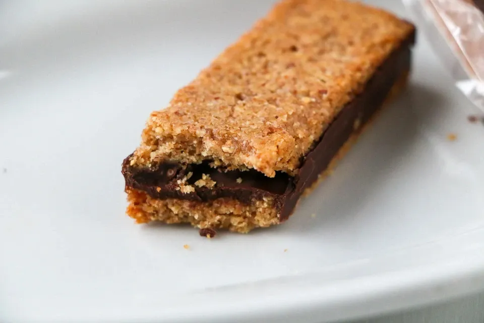 無添加 糸チョコクランチ