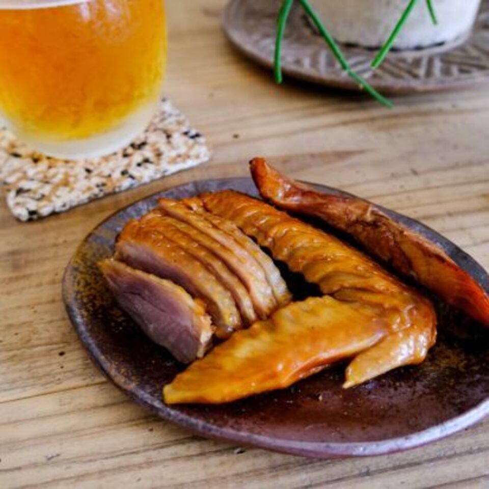 親鶏のスモークチキン Sanagi Shokudo (静岡県産) 鶏肉通販 - たべると