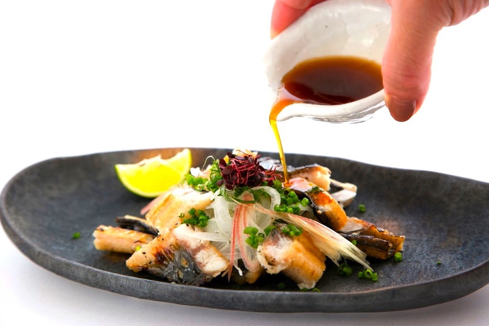 白焼き4 蒲焼4 戸村川魚店】【贈答用】うなぎの特大サイズ白焼き4匹入り
