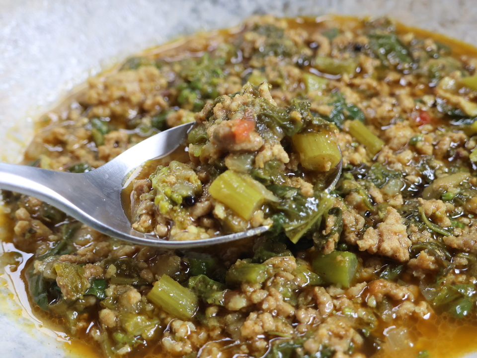 春苦味、菜花のポークキーマカレー