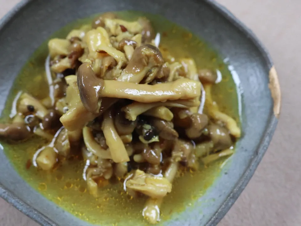 〈カレーと一緒に〉しめじのアチャール