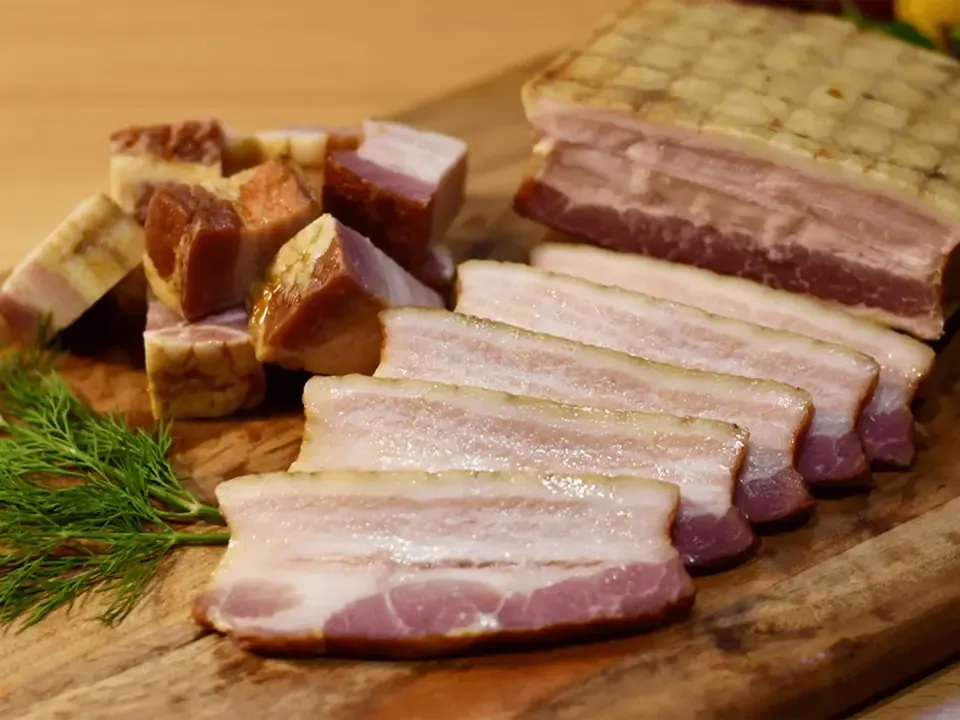 お肉と塩だけ＜BIOベーコン＞独自製法完全無添加・自然放牧