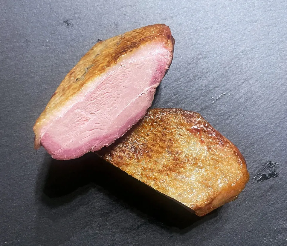 独自製法・完全無添加＜燻製鴨＞鴨本来の旨味を楽しめるタイ産鴨肉と