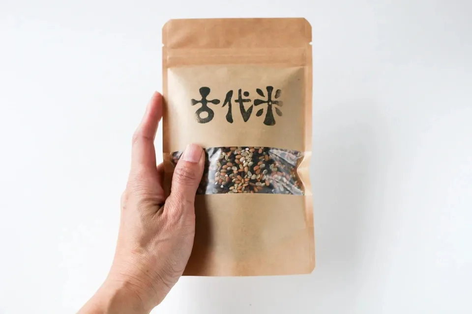 無肥料・農薬不使用の天日干し＜古代米3種ミックス 黒米/赤米/緑米＞鳥取・大山の冬期湛水不耕起で手植え手刈りのお米