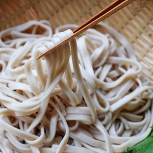 自然栽培小麦100％・海の精使用】≪ゆうはるうどん≫ 細麺・太麺